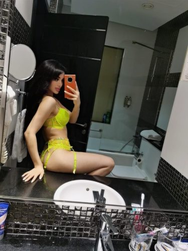Doyumsuz Genç Esenyurt Escort Güzeli Bade